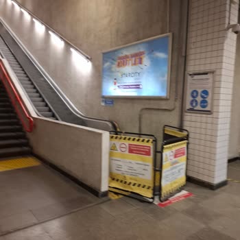 Bakırköy Metro İstasyonu Yürüyen Merdiven Çilesi