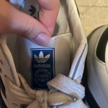 Adidas Ayakkabıda Renk Dağılımı Ve Müşteri Hizmetleri Sorunu