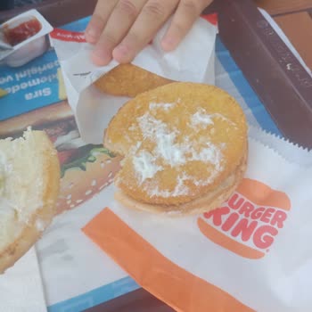 Burger King'de Hayal Kırıklığı: Çürük Marul Ve Eksik Malzeme