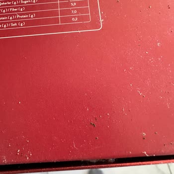 Patiswiss Çikolatalarında Kurtlar Ve Bozukluk Skandalı