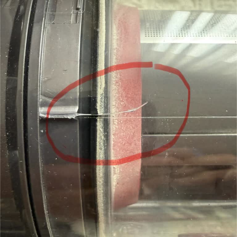 Dyson Kablosuz Süpürgede Garanti Kapsamında Çatlak Sorunu