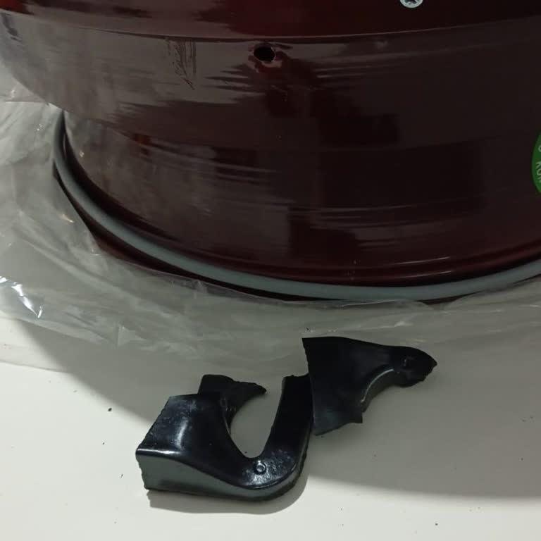 Kırık Ürün Ve İlgisiz Müşteri Hizmeti