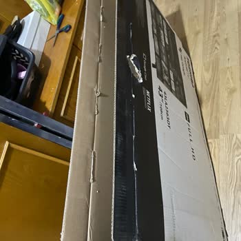 Kırık Televizyon Ve Eski Kutu Sorunu