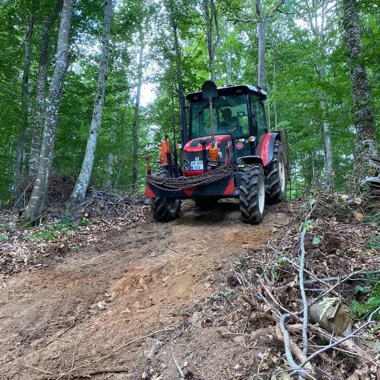 Erkunt Traktöründe Titreme Ve İletişim Sorunu
