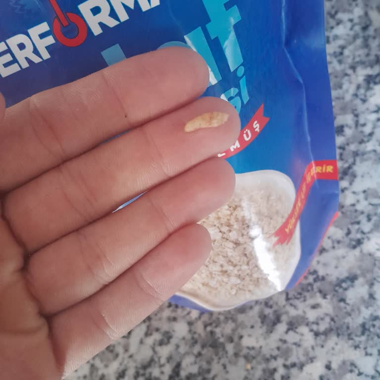 BİM Yulaf Ezmesinde Beklenmedik Sert Cisim