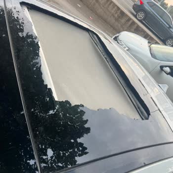Volkswagen Passat Sunroof Camı Kendiliğinden Patladı!