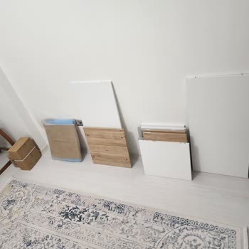 Kırık TV Sehpası Ve İlgisiz Müşteri Hizmeti