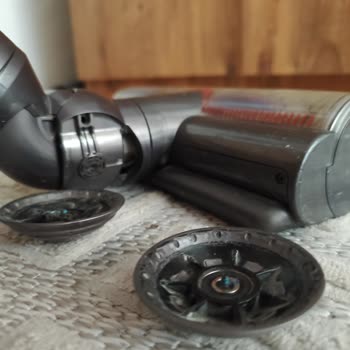 Dyson V15 Detect Absolute Zubehör bricht leicht, keine Ersatzteile verfügbar