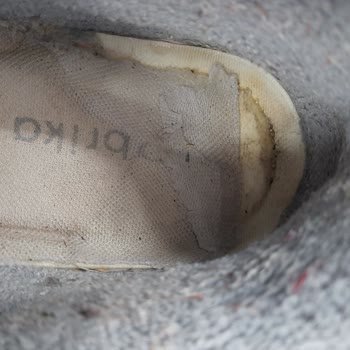 Ayakkabıda Yapıştırıcı Akması Ve Renk Değişimi Sorunu