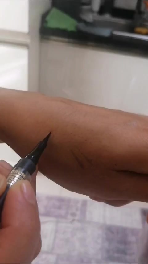 Maybelline Hyper Precise Eyeliner Dried Out – Poor Quality Twice in a Row video cover