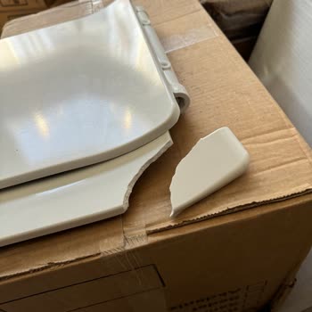 Kırık Klozet Kapakları Ve Garanti Sorunu