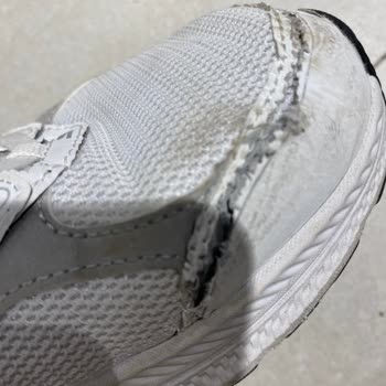 Sadece 2 Ayda Deforme Olan Ayakkabı