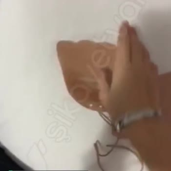 Penti Yapışkanlı Sütyen Yapışmıyor!