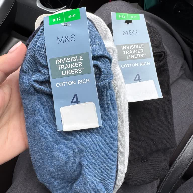 Marks & Spencer Refuses Exchange on Unworn Sock Set Purchased in Wrong Size
