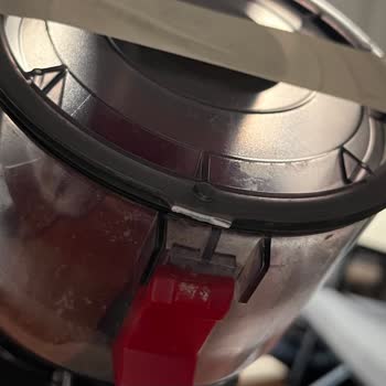 Hoover H100 Süpürge Kapak Sorunu Ve Yüksek Yedek Parça Ücreti