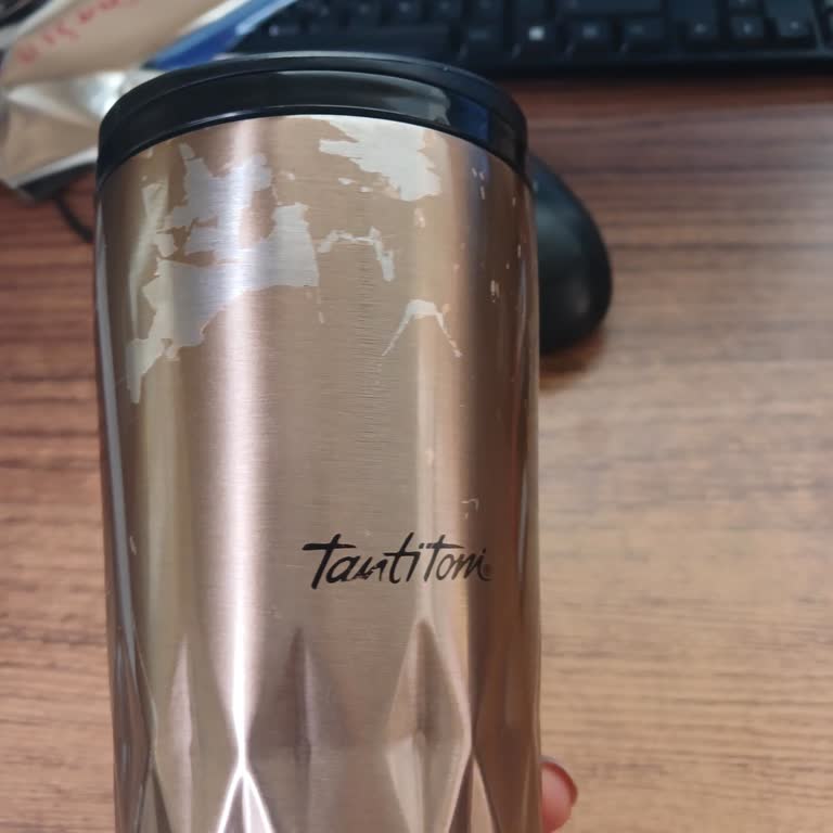 Soyulan Termos Ve İlgisiz Mağaza Müdürü