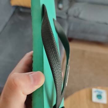 SPX Mağazasından Aldığım Terlikler İkinci Kullanımda Koptu