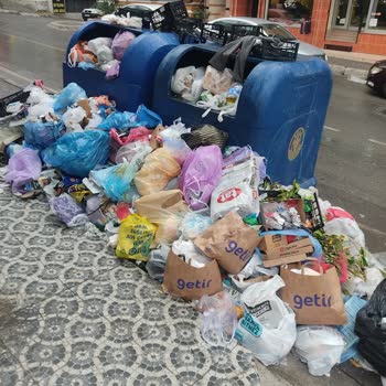 İzmir'de Çöp Sorunu: Acil Çözüm Bekliyoruz
