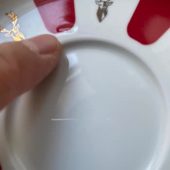 Karaca Sitesi'nden Aldığım Çay Tabaklarında Üretim Hatası Ve Lekeler