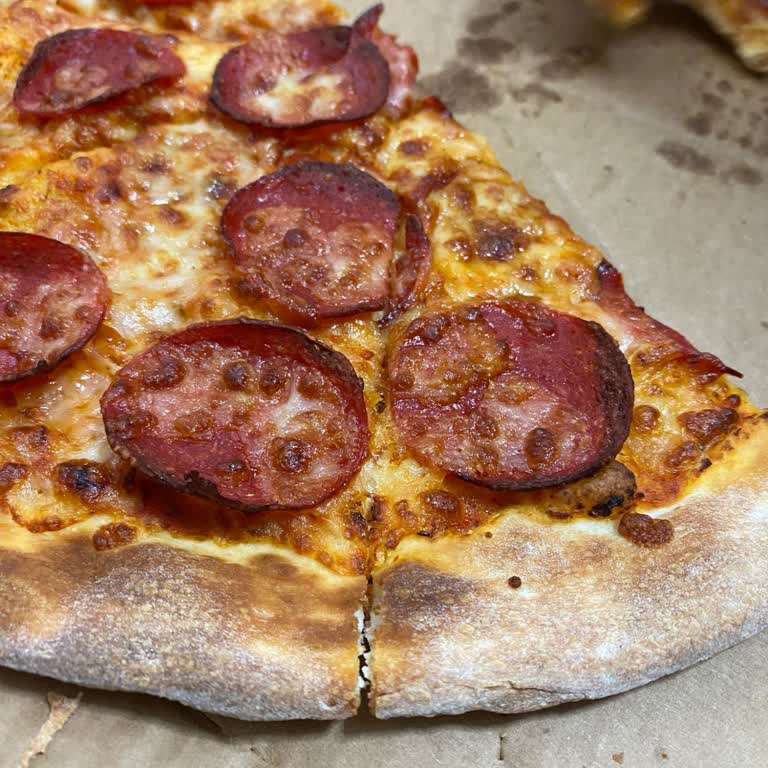 Yanık Pizza Ve Eksik Hizmet