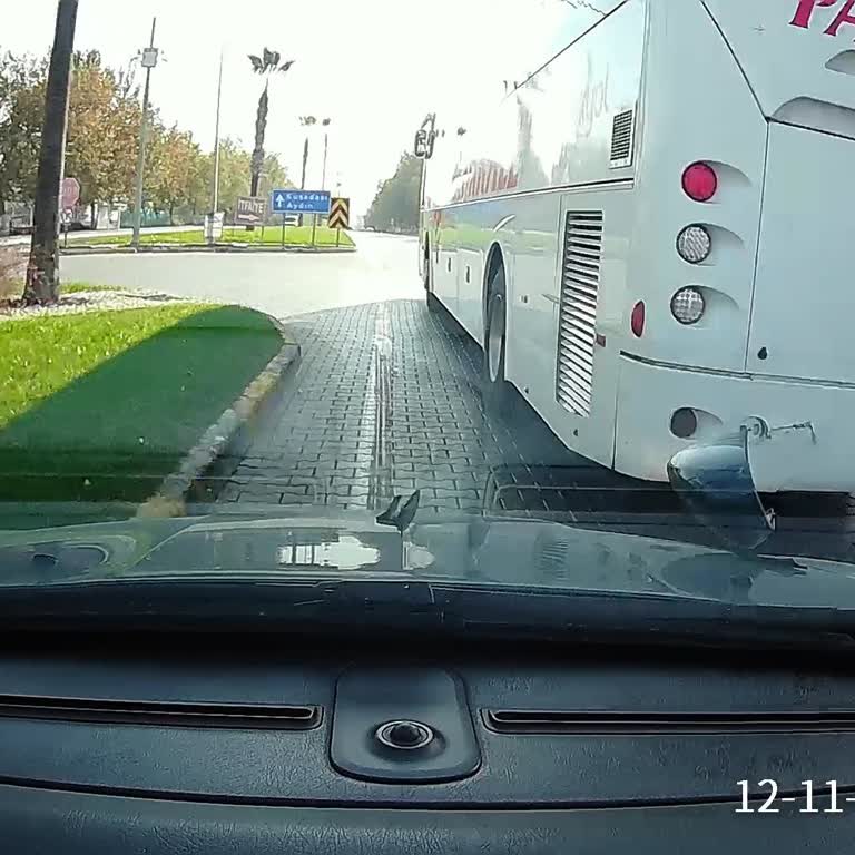 Trafik Kazasında Sorumsuz Sürücü Ve İlgisizlik