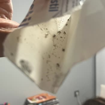 Ülker Sağlık İçin Alınan Üründen Şok Edici Böcek Çıkışı