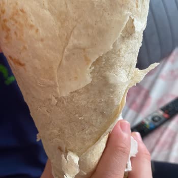 BİM'den Aldığım Lavaşlar Sürekli Yırtık Ve Yapışık Çıkıyor