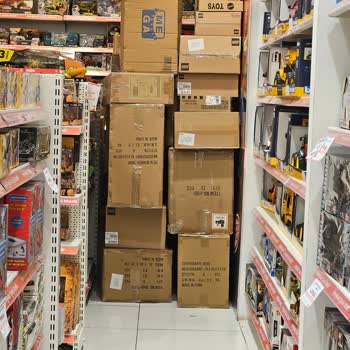 Espark Armağan Oyuncak'ta Sürekli Ertelenen Koli Açma Sorunu