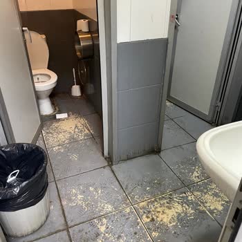 Tüvtürk İstasyonunda Hijyen Sorunu