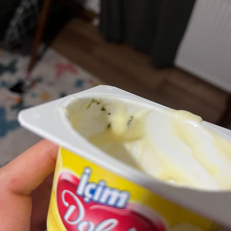 Küflü Puding Skandalı: Bebek Sağlığı Tehlikede!