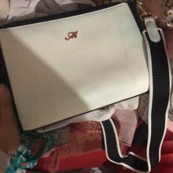 Yeni Çantamın Boyası Çıkmıyor!