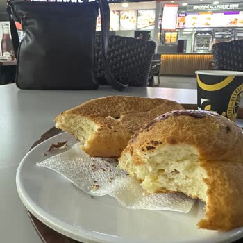 Tanrıverdi Cafe Restaurant Kötü Deneyim: Unlu Mamuller Ve Hijyen Sorunu!