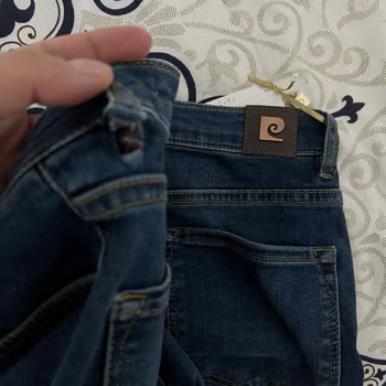 Pierre Cardin Giyim Kusurlu Ürünle Hayal Kırıklığı: Yırtık Kot
