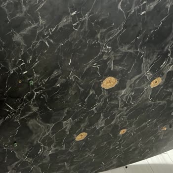 Bellona Yemek Masası'nın Dayanıksızlığı