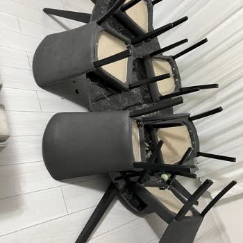 Bellona Yemek Masası'nın Dayanıksızlığı