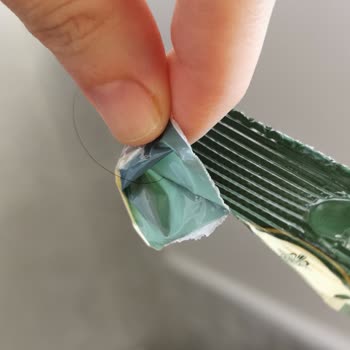 Karanfil Paketinde Ambalaj Hatası: Kıl Şoku