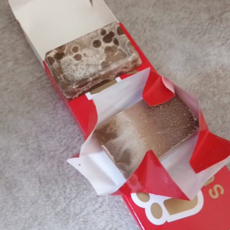 Ülker Napoliten Çikolata'da Beyaz Lekeler Ve Çözüm Eksikliği