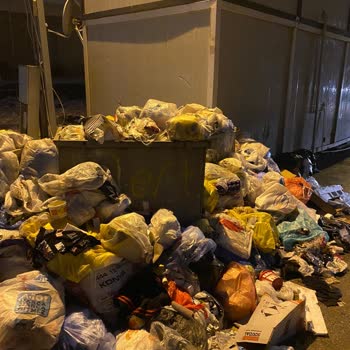 Aydınevler Mahallesi'nde Çöp Sorunu Ve Kötü Koku