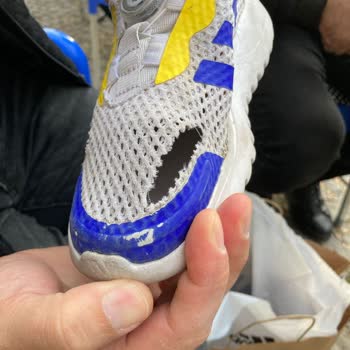 Adidas Ayakkabıda Üretim Hatası Ve Müşteri Hizmetleri Hayal Kırıklığı