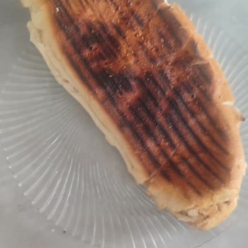Yanmış Tost Ve Müşteri İlgisizliği