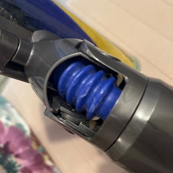 Dyson Süpürge Başlığı Tekrar Deforme Oldu: Üretim Hatası Mı?