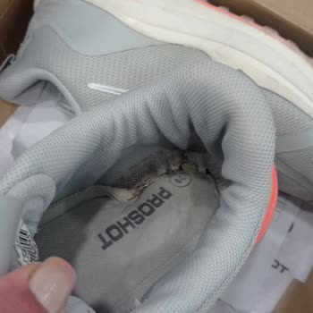 FLO Mağazasından Aldığım Ayakkabının Tabanında Çökme Problemi