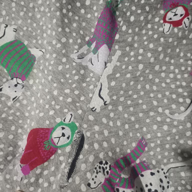 Marks & Spencer Pajama Set Had Loose Seams After First Wash