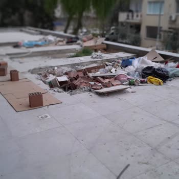 Kuşadası'nda Apartman Tadilat Atıkları ve Belediye İlgisizliği