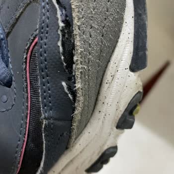Skechers Ayakkabıda Beklenmedik Çatlak Ve Müşteri Hizmetleri Sorunu