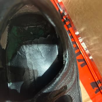 ECCO Schuhe zeigen schnell Mängel und Umtausch wird verweigert