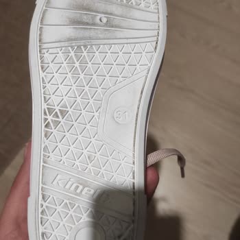 Kullanılmış Ve Pis Ayakkabı Gönderimi