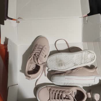 Kullanılmış Ve Pis Ayakkabı Gönderimi