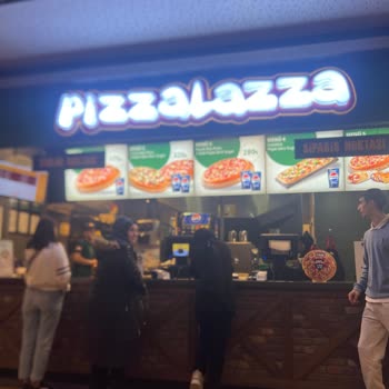 PizzaLazza'da Ücretli Ketçap Ve Mayonez Şoku