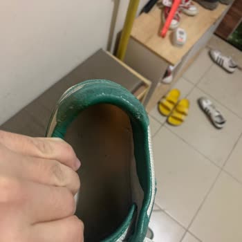 Kalitesiz Ürün Deneyimi: Guess Marka Speaker Hayal Kırıklığı